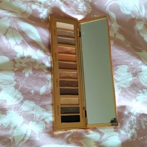 Charlotte Tilbury eyeshadow palette